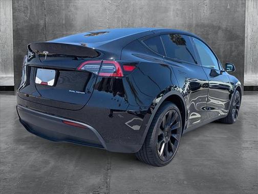 2025 Tesla Model Y Long Range Dual Motor All-Wheel Drive