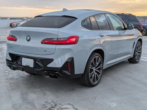 2022 BMW X4 xDrive30i