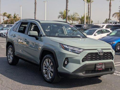 2023 Toyota RAV4 XLE Premium