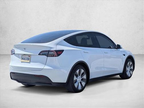 Pearl White Multi-Coat 2023 Tesla Model Y RWD