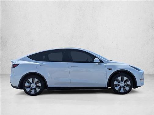 Pearl White Multi-Coat 2023 Tesla Model Y RWD
