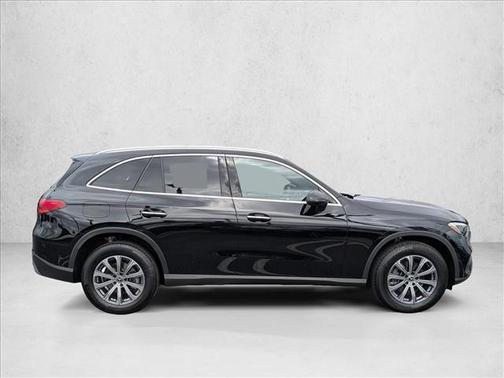2025 Mercedes-Benz GLC 300 Base