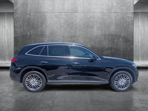 2025 Mercedes-Benz GLC 300 Base