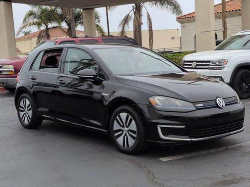 Deep Black Pearl Metallic 2015 Volkswagen e-Golf SEL Premium