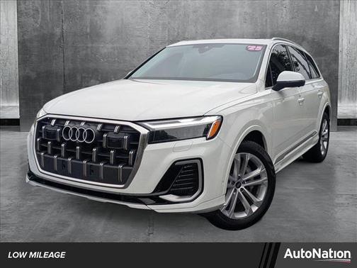 2025 Audi Q7 55 Premium