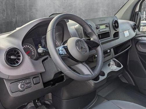 2025 Mercedes-Benz Sprinter 2500 Standard Roof