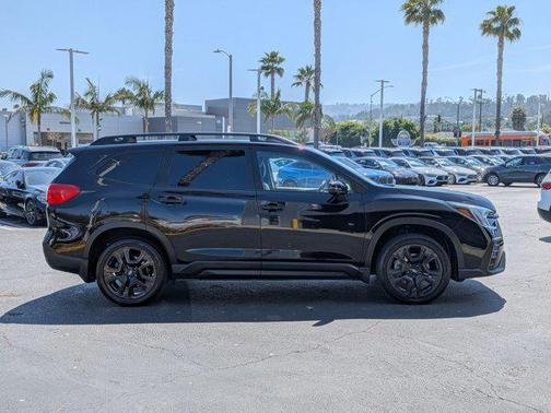 Crystal Black Silica 2023 Subaru Ascent Onyx Edition Limited 7-Passenger