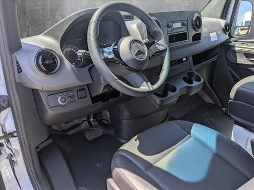 2025 Mercedes-Benz Sprinter 2500 Standard Roof