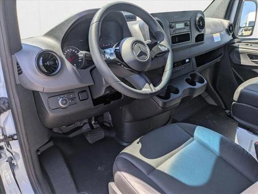 2025 Mercedes-Benz Sprinter 2500 Standard Roof