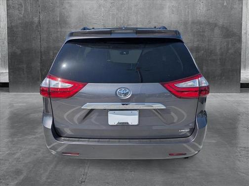 2019 Toyota Sienna Limited Premium