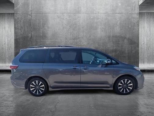 2019 Toyota Sienna Limited Premium