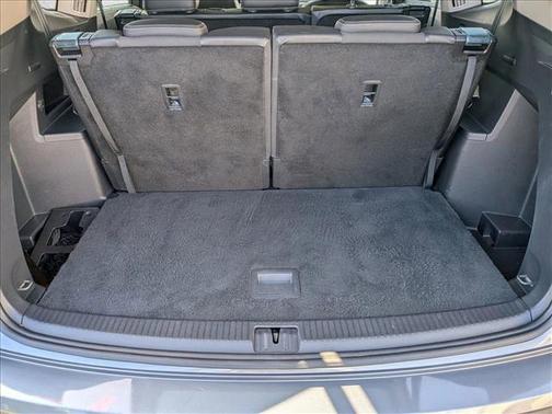 Silver/Gray 2021 Volkswagen Atlas 3.6L SE w/Technology