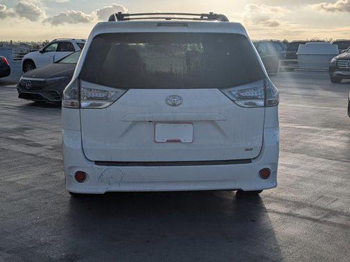 2016 Toyota Sienna SE