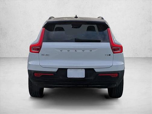 2021 Volvo XC40 T5 R-Design