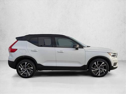 2021 Volvo XC40 T5 R-Design