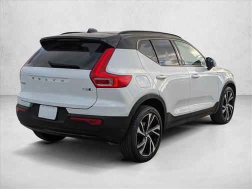 2021 Volvo XC40 T5 R-Design