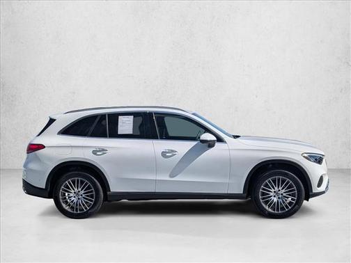 Polar White 2026 Mercedes-Benz GLC 300 Base