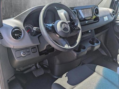 2025 Mercedes-Benz Sprinter 2500 Standard Roof