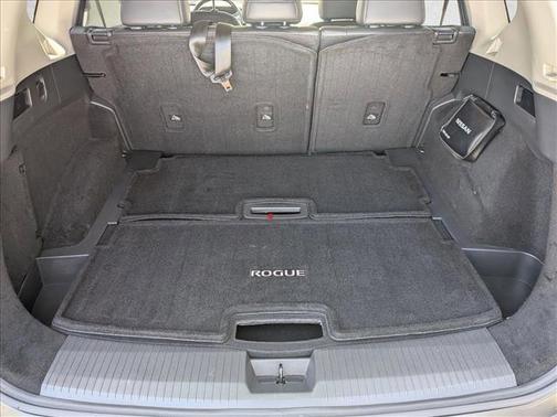 Champagne Silver Metallic 2021 Nissan Rogue SL
