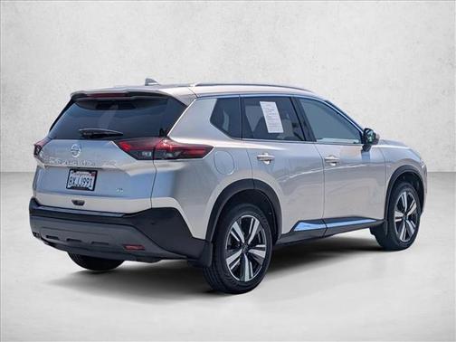 Champagne Silver Metallic 2021 Nissan Rogue SL