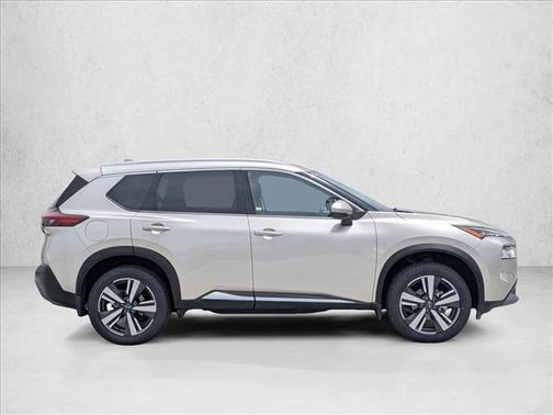 Champagne Silver Metallic 2021 Nissan Rogue SL