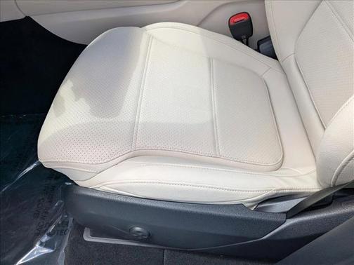 Polar White 2026 Mercedes-Benz GLC 350e Base