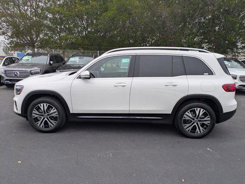 Polar White 2026 Mercedes-Benz GLB 250 Base