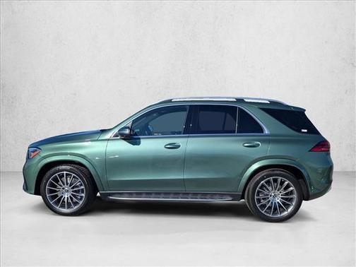MANUFAKTUR Ireland Mid Green Metallic 2026 Mercedes-Benz GLE 450 4MATIC