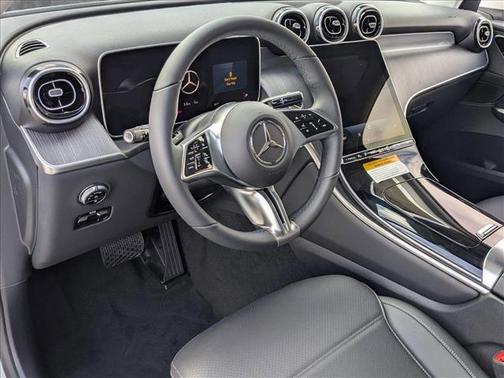 2025 Mercedes-Benz GLC 350e Base