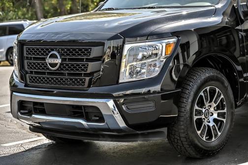 2024 Nissan Titan SV