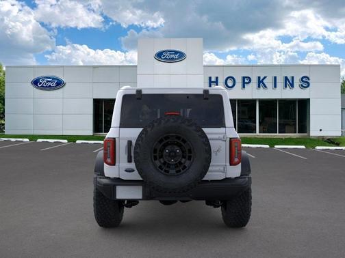 Oxford White 2026 Ford Bronco Badlands