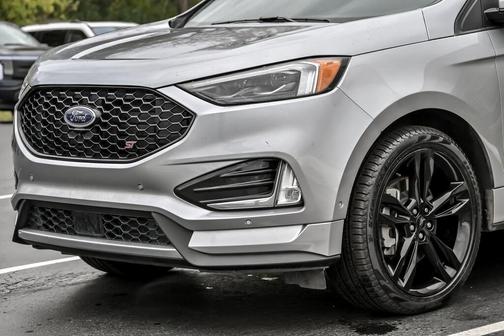 2022 Ford Edge ST