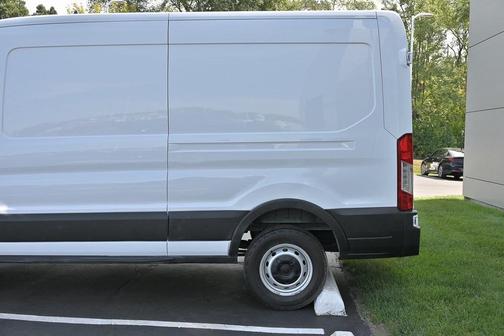 2022 Ford Transit-250 Base