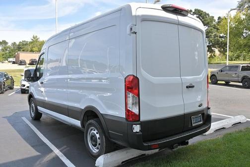 2022 Ford Transit-250 Base