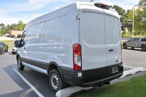 2022 Ford Transit-250 Base