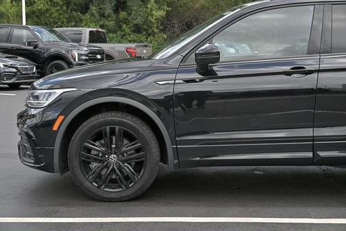 2022 Volkswagen Tiguan 2.0T SE R-Line Black