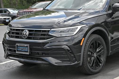 2022 Volkswagen Tiguan 2.0T SE R-Line Black