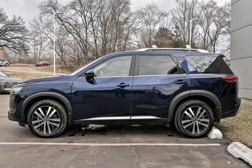 2024 Nissan Pathfinder Platinum