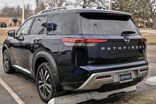 2024 Nissan Pathfinder Platinum
