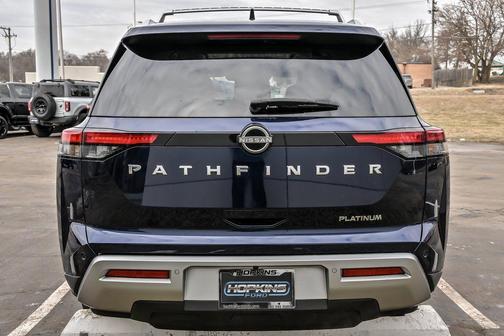 2024 Nissan Pathfinder Platinum