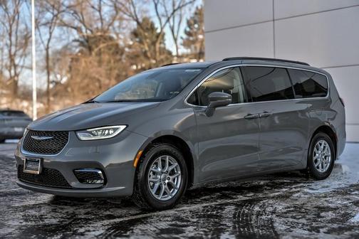 2022 Chrysler Pacifica Touring-L