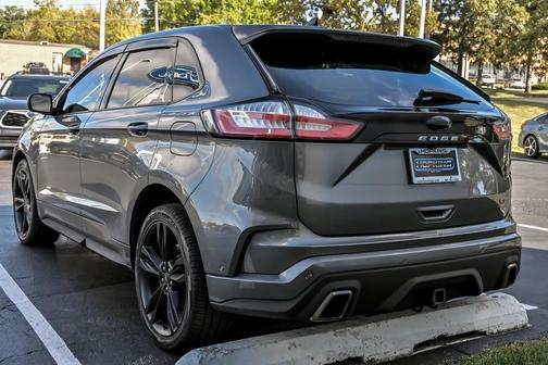 2022 Ford Edge ST