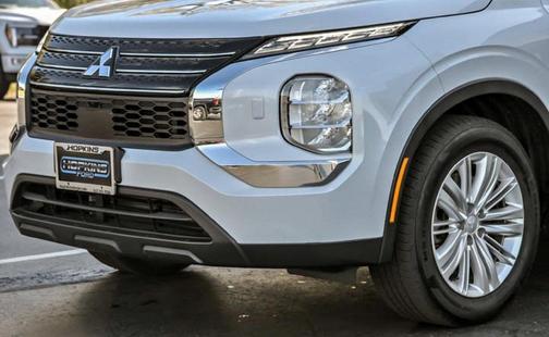 2022 Mitsubishi Outlander ES