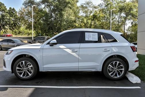 2022 Audi Q5 45 S line quattro Premium