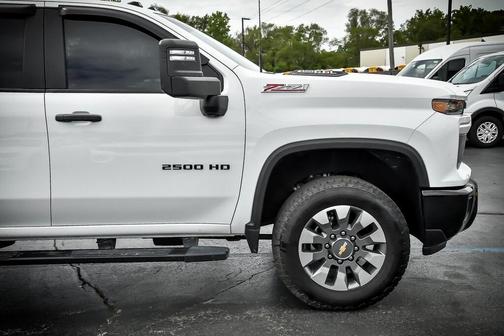 2024 Chevrolet Silverado 2500 Custom
