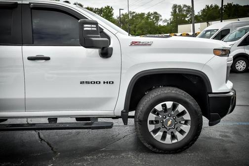 2024 Chevrolet Silverado 2500 Custom