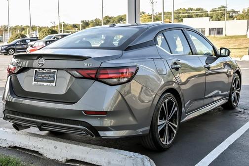 2022 Nissan Sentra SR