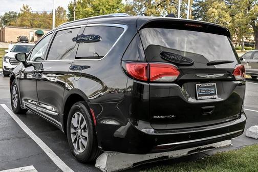 2020 Chrysler Pacifica Touring-L Plus