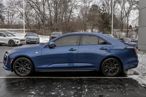 2023 Cadillac CT4 Sport