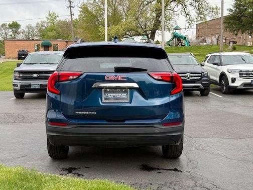 Blue Emerald Metallic 2021 GMC Terrain SLE